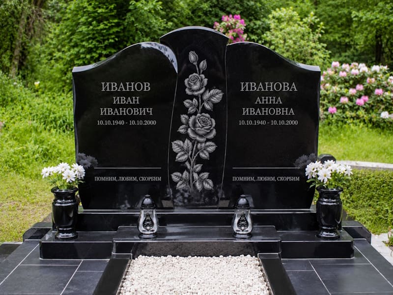 Памятники с цветами